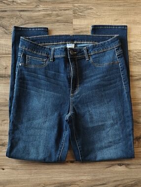 EUC Dark Wash Skinny Jeans